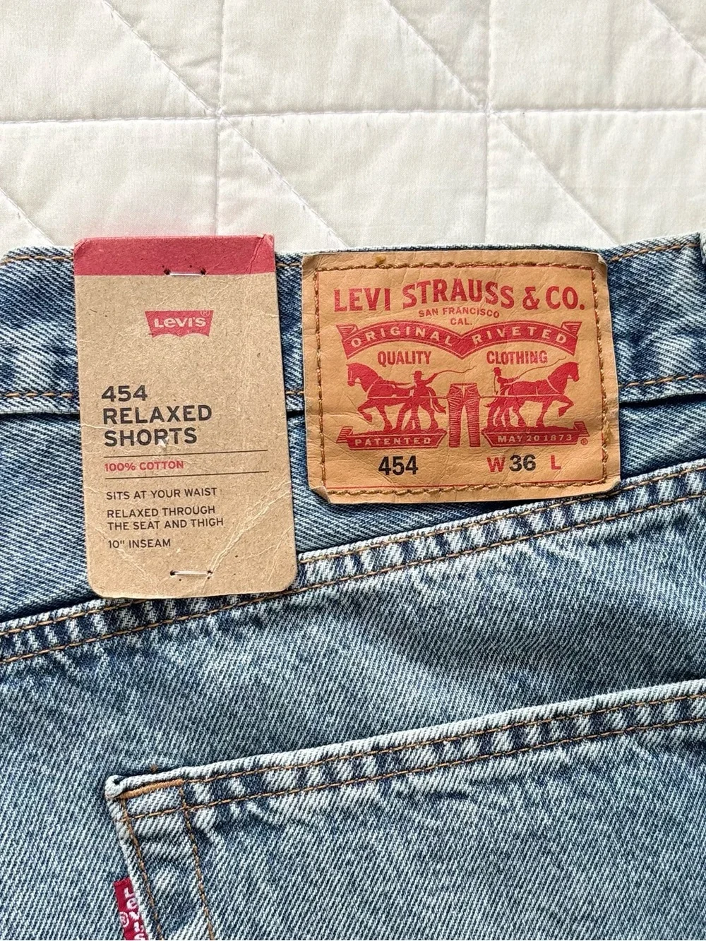 NWT Levi's 454 Relaxed Denim Shorts Medium Blue Acid Wash - Men’s Size 36